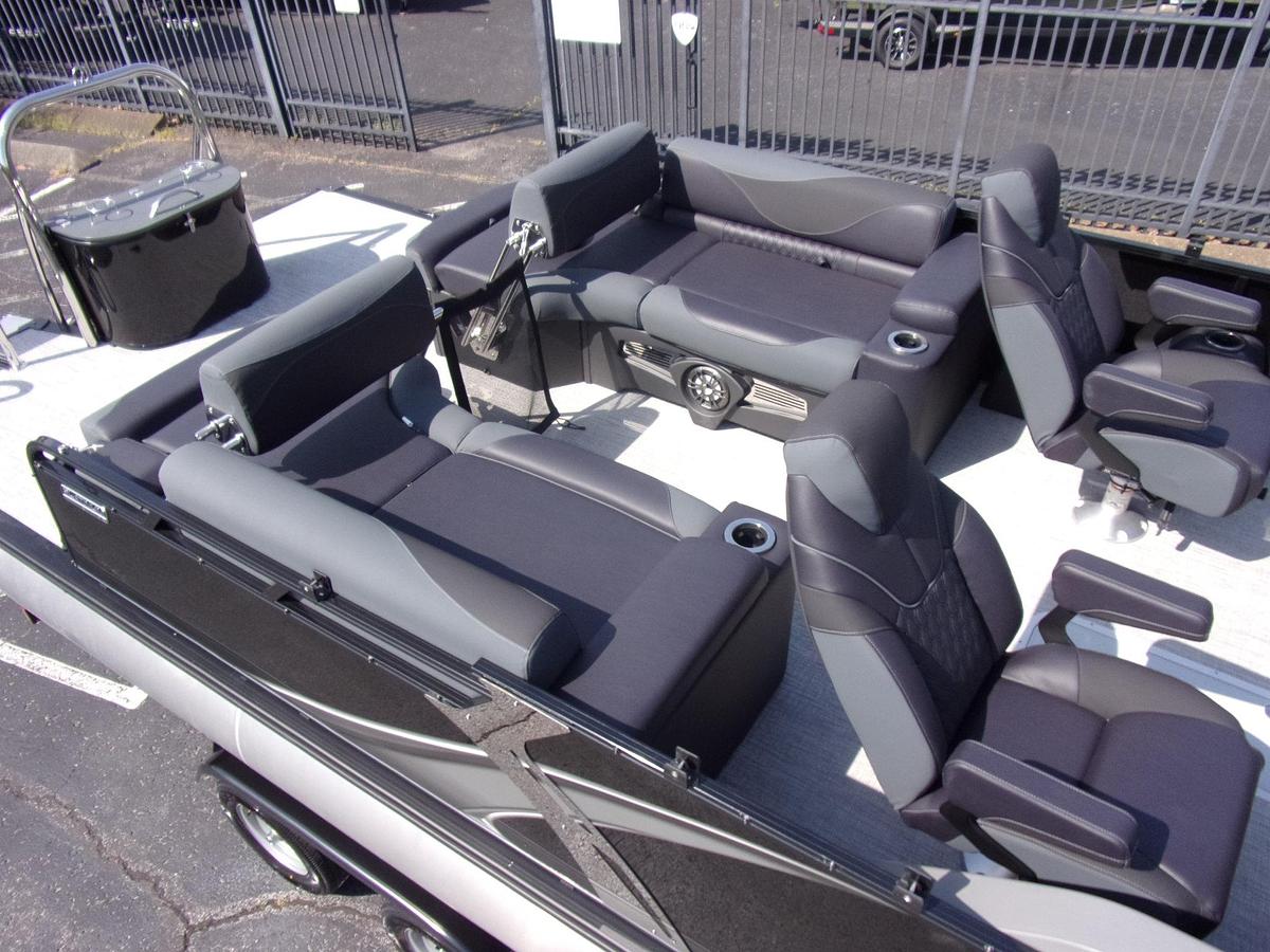 2026 Avalon 23 LSZ Quad Lounger Shift triple log with Suzuki DF 250 SS 4-stroke