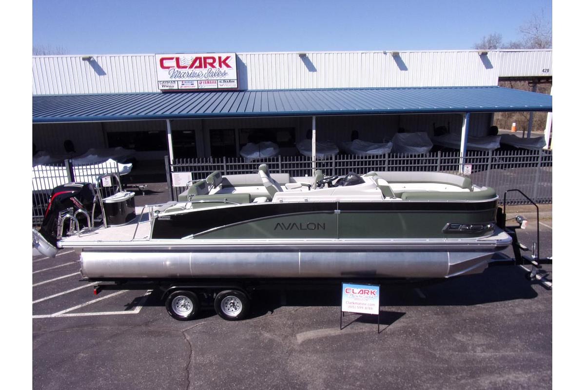 2025 Avalon Catalina 23' Quad Lounger Shift triple log with a Mercury 250 Pro XS