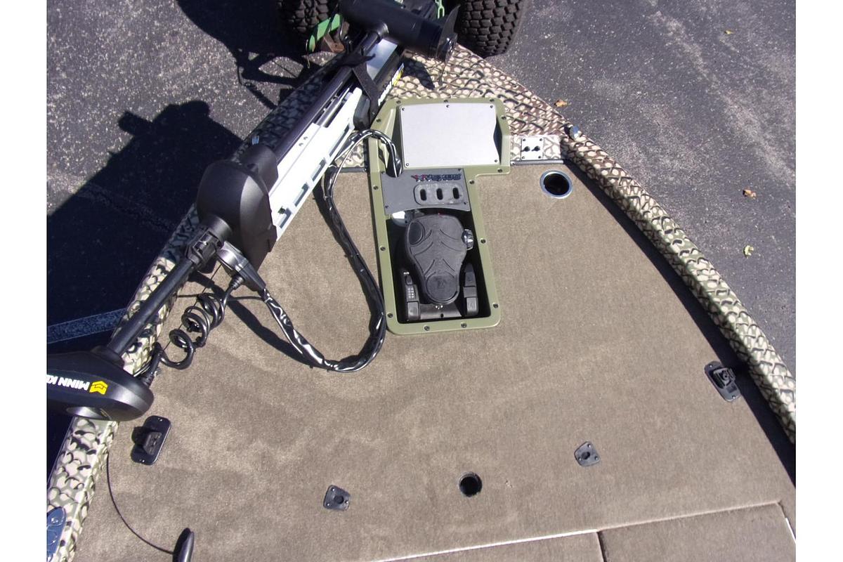 2026 Vexus AVX 1880 with Hex Vex camo