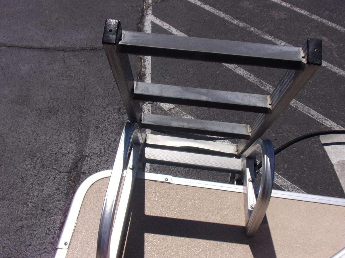 Used 2014 Sweetwater 2086 with Yamaha F90