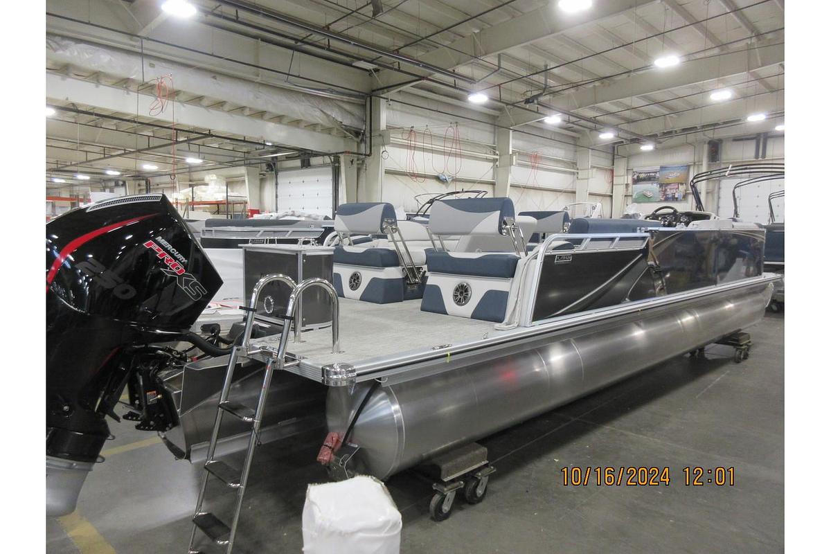 2025 Avalon 25 LSZ Quad Lounger Shift triple log with Mercury 250 Pro XS 4-stroke