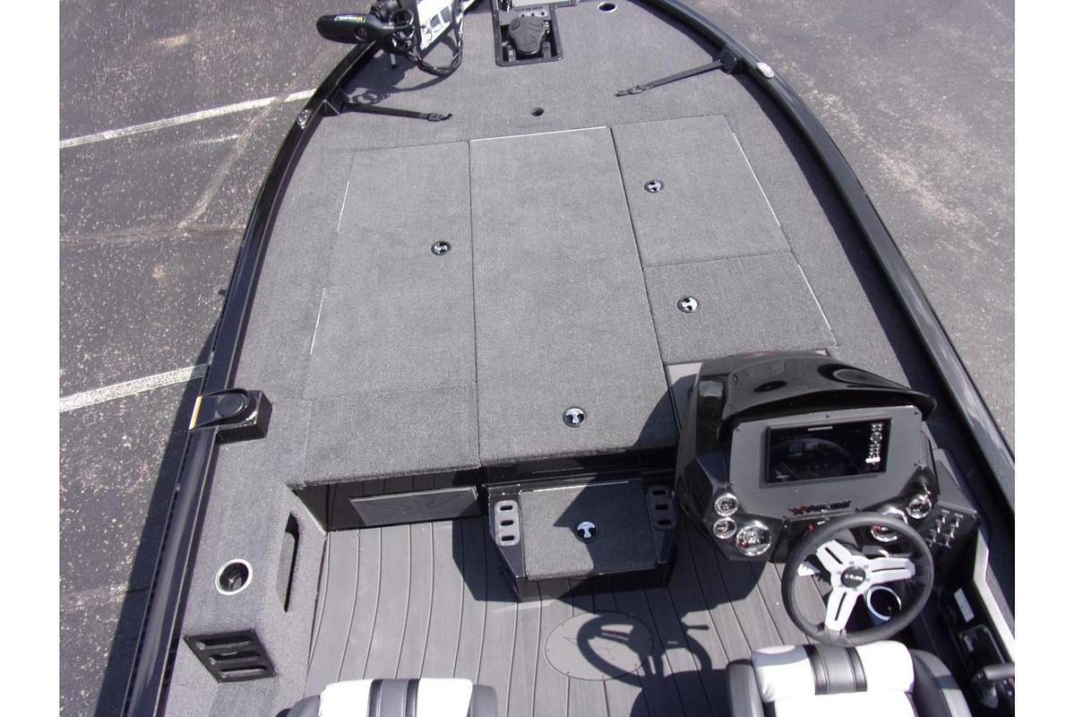 2026 Vexus AVX 2100 Blackout