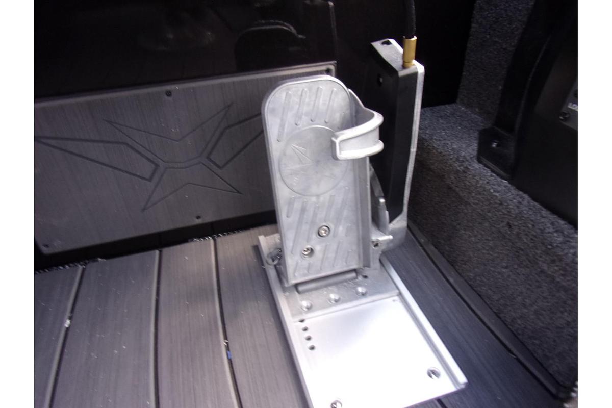 2026 Vexus AVX 2100 Blackout