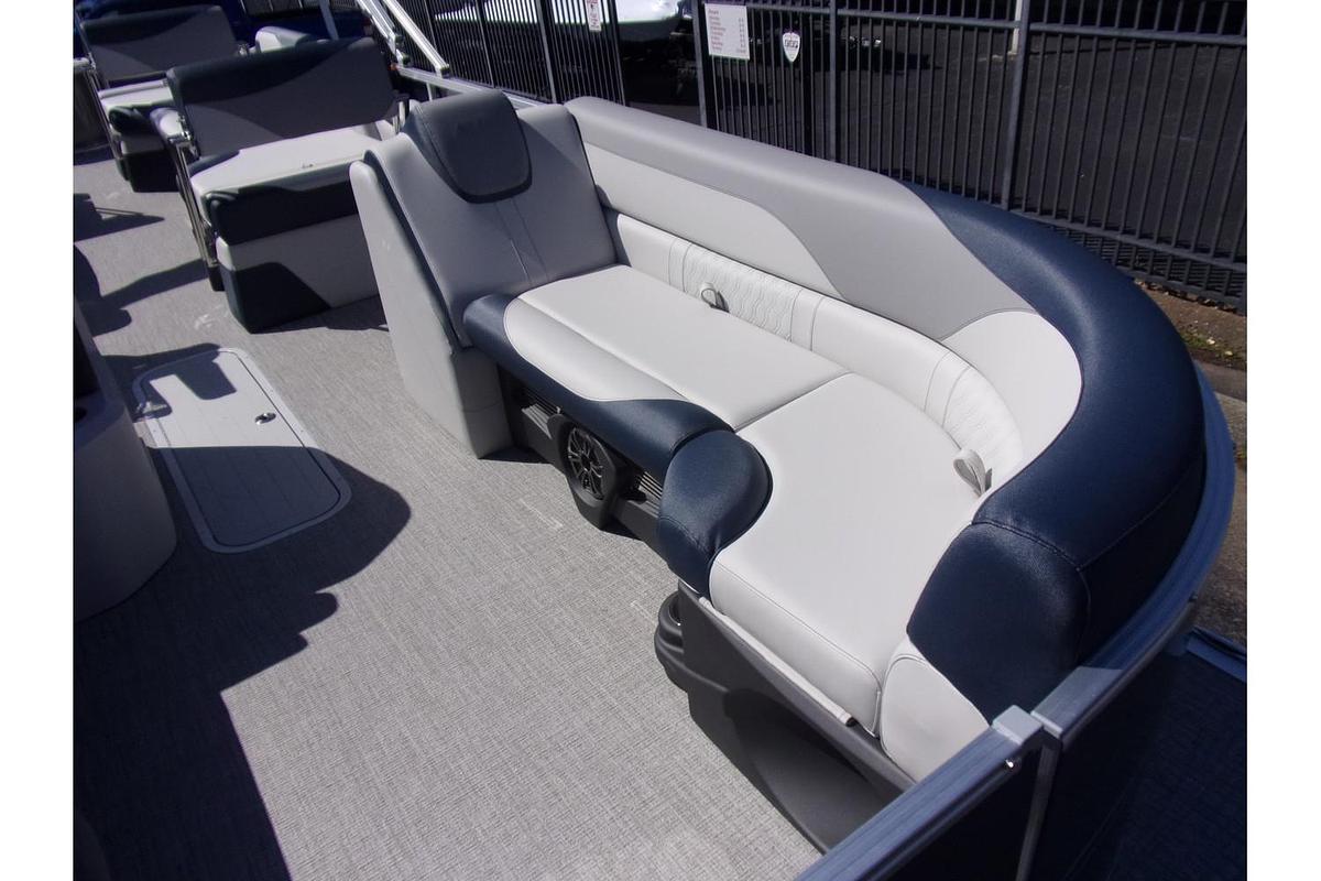 2025 Avalon 25 LSZ Quad Lounger Shift triple log with Mercury 250 Pro XS 4-stroke