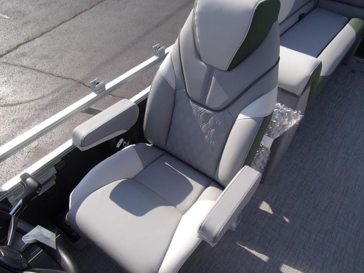 2026 Avalon Venture 85 Quad triple log with trailer