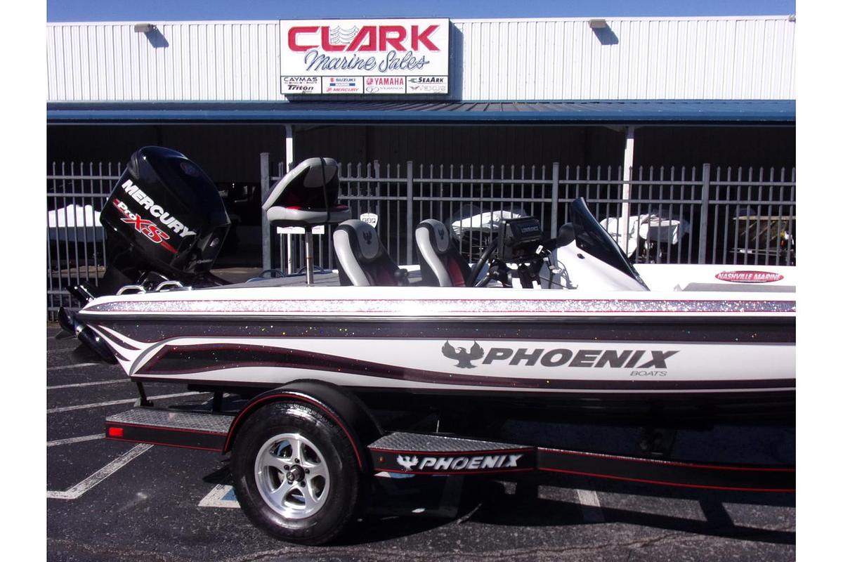 Used 2018 Phoenix Boats 618 Pro - like new with only 20 hours!