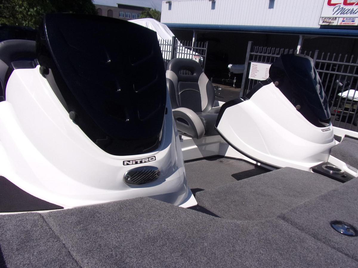 Used 2017 Nitro Z 18 DUAL CONSOLE with low hour MERCURY 150 4-stroke