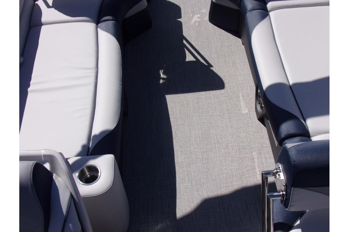 2025 Avalon 25 LSZ Quad Lounger Shift triple log with Mercury 250 Pro XS 4-stroke