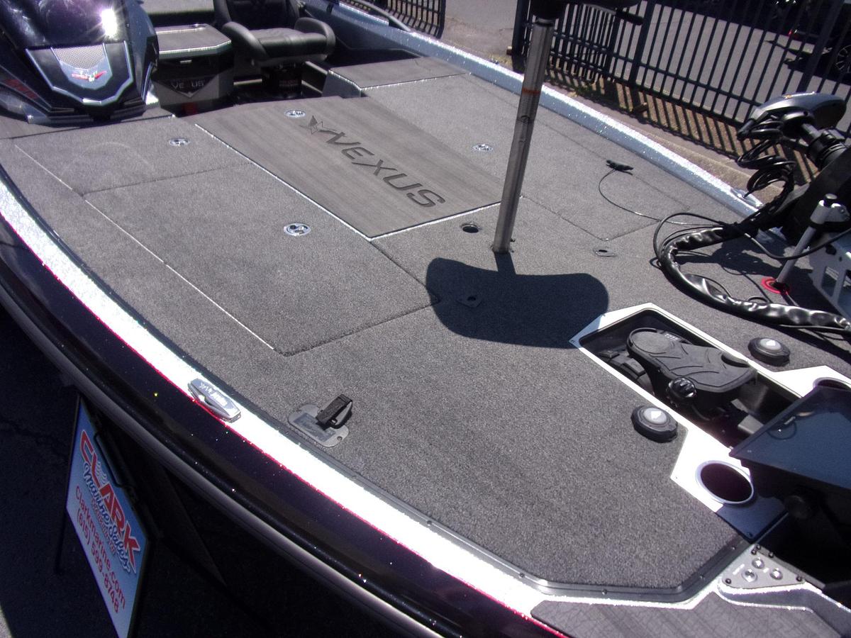 DEMO 2025 Vexus VXs20 with Mercury 250 L Pro XS with new warranty