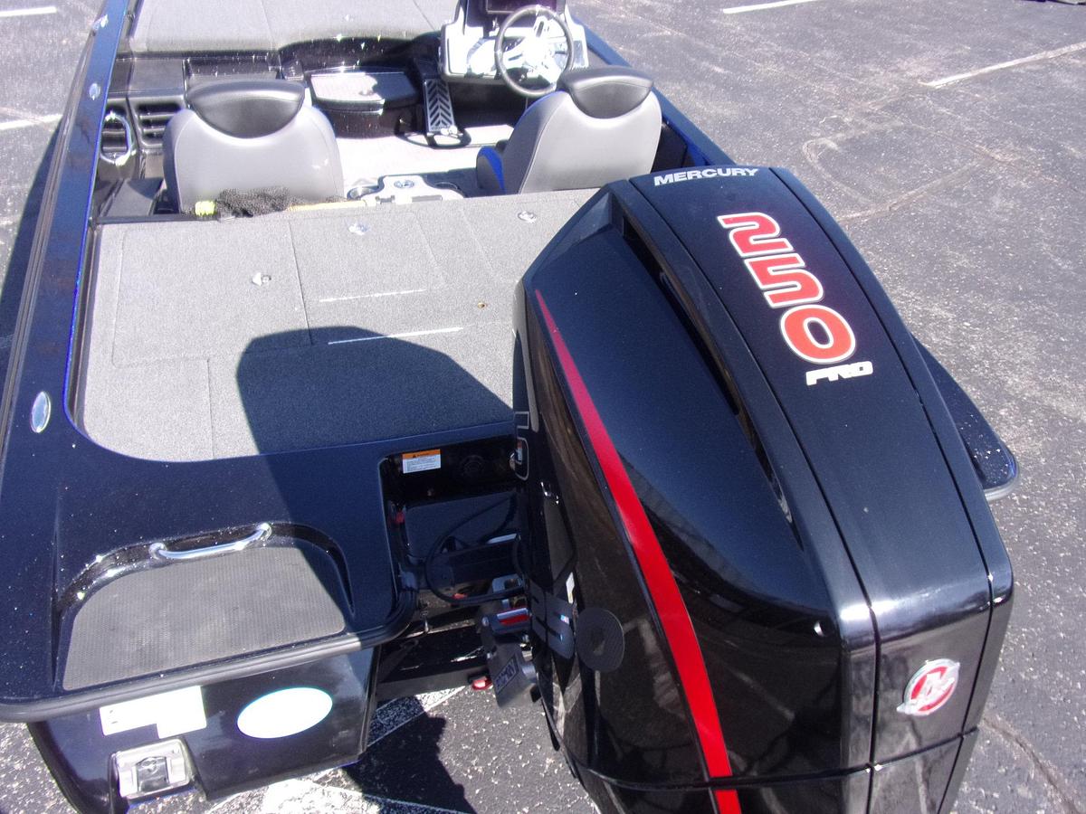 Used 2022 Caymas CX 21 with Mercury 250 L Pro XS