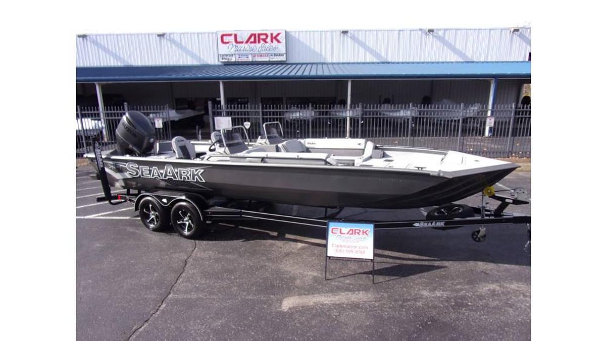 2026 SeaArk Big Easy with Suzuki DF 250 SS