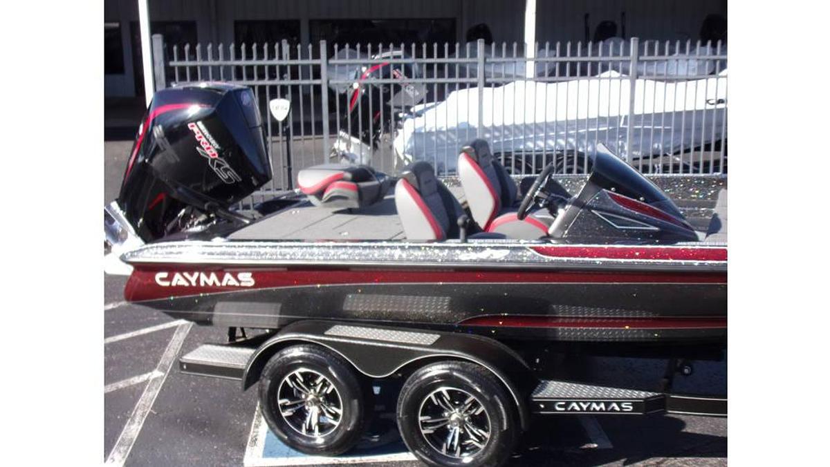 Caymas NEW 2023 CX 19 with a Mercury 225 Pro XS