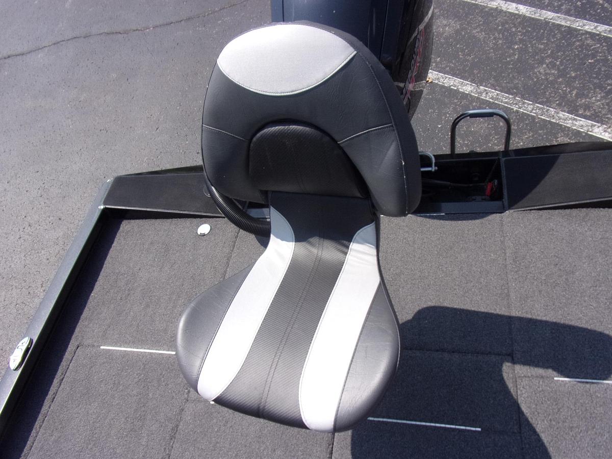 Used 2021 Vexus AVX 189 C with Mercury 115 Pro XS 4-stroke