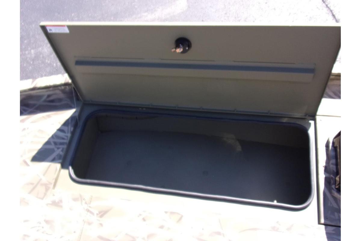 2025 Crestliner XF 189