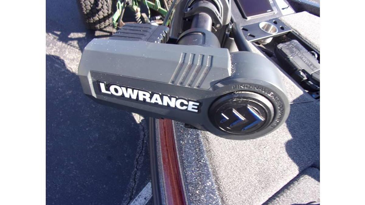 Caymas NEW 2023 CX 19 with a Mercury 225 Pro XS