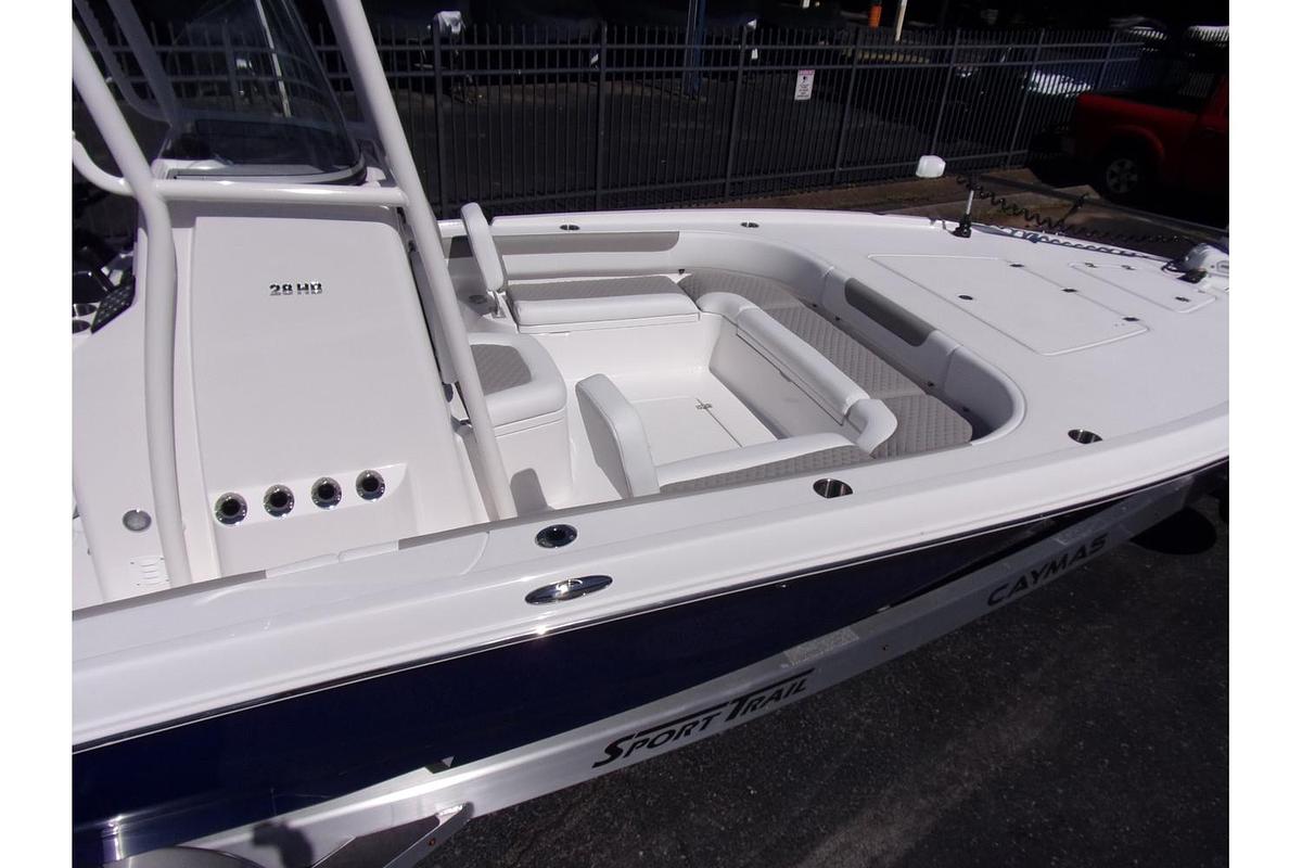 2025 Caymas 28 HB
