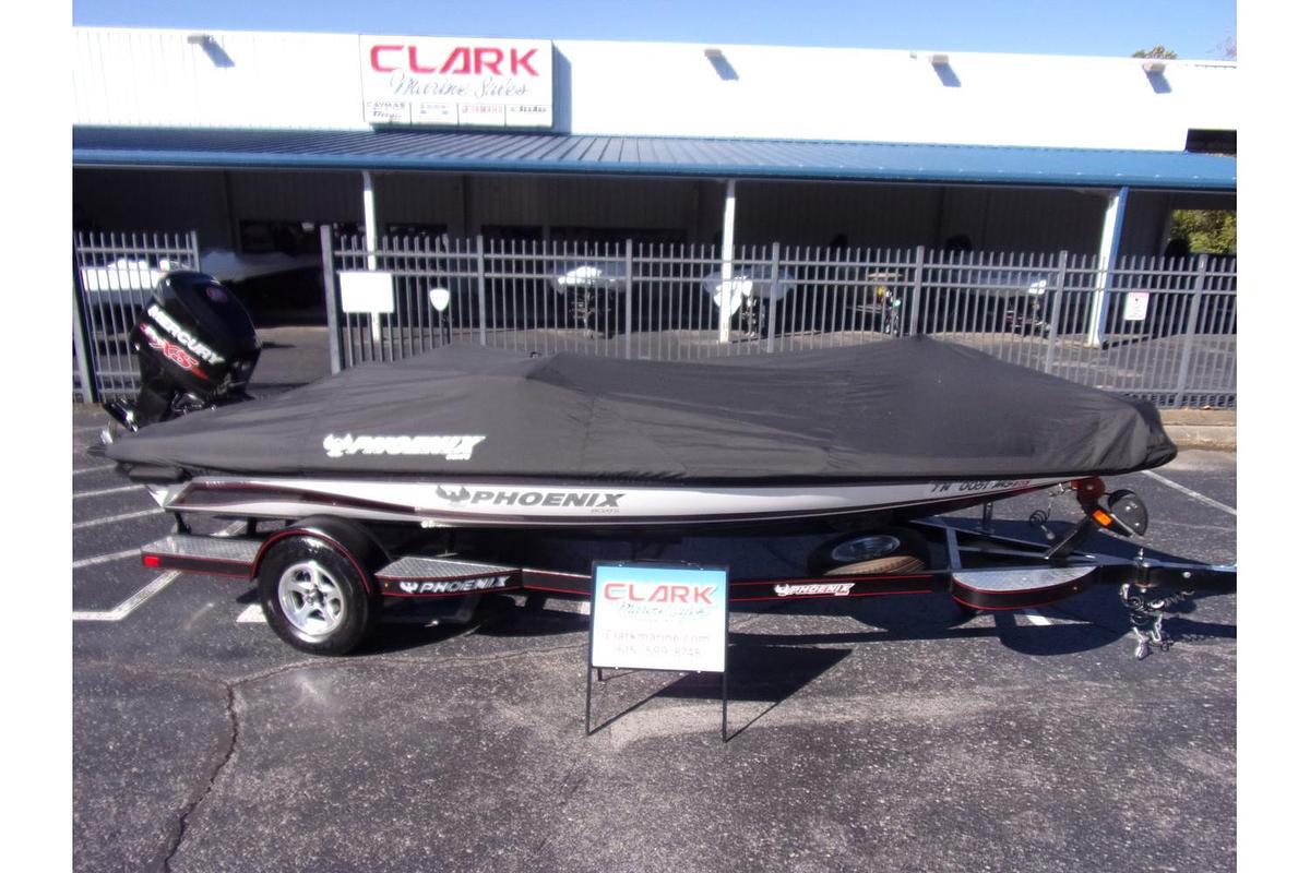 Used 2018 Phoenix Boats 618 Pro - like new with only 20 hours!