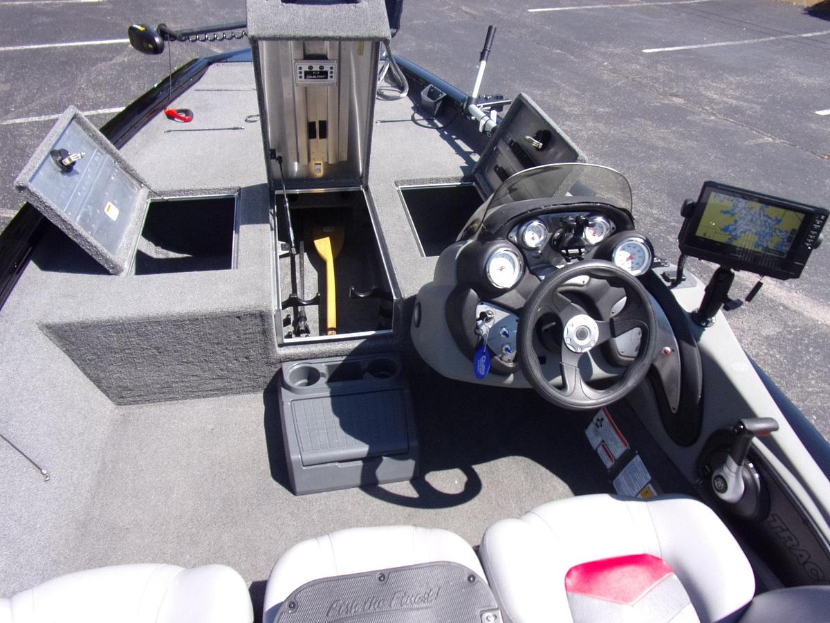 Used 2016 Tracker 175 TXW