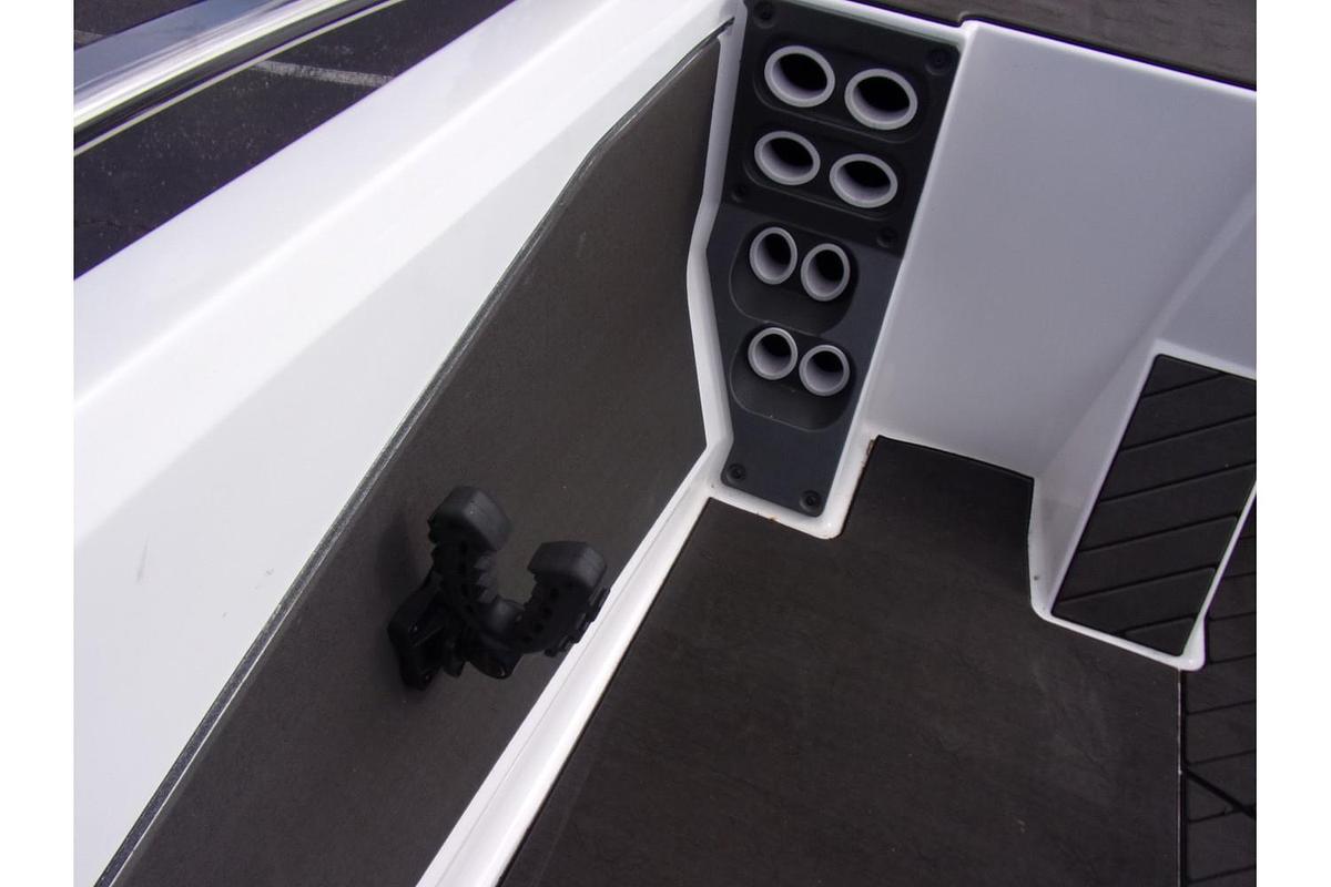 2020 Vexus Vexus VX20 with only 30 HOURS!