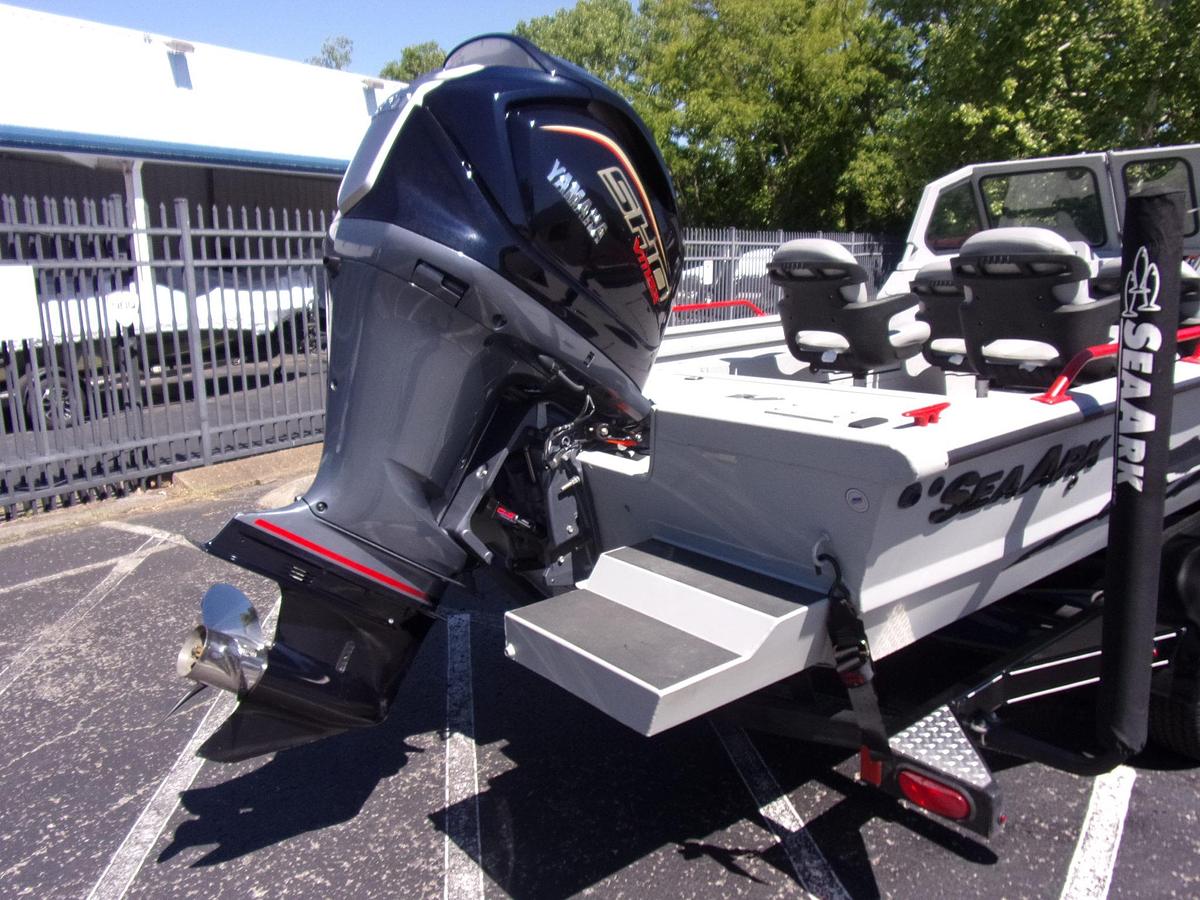 Used 2025 SeaArk Pro Cat 240