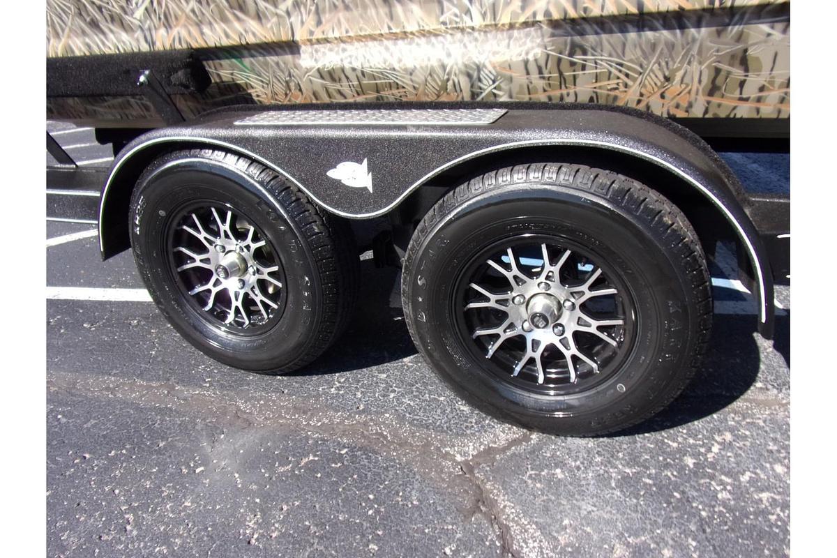 2025 SeaArk Phantom 20 XV Side Console