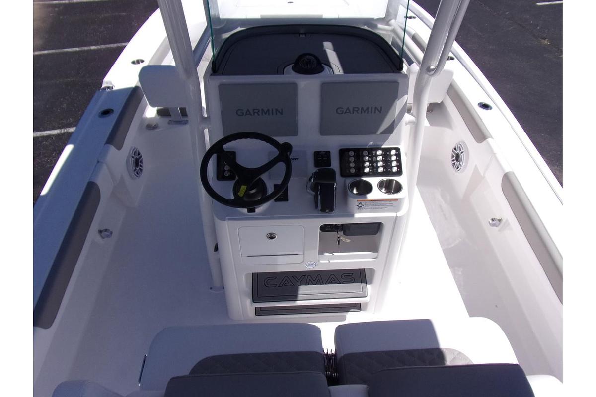 2025 Caymas 28 HB
