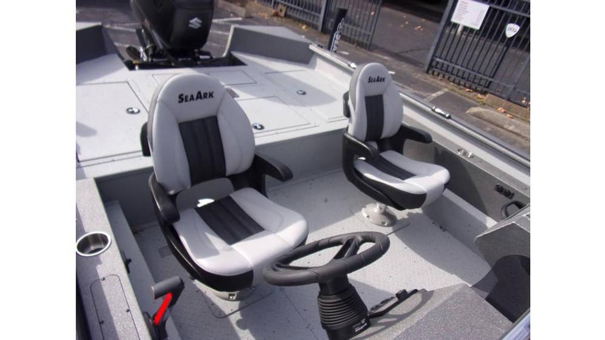 2026 SeaArk Big Easy with Suzuki DF 250 SS