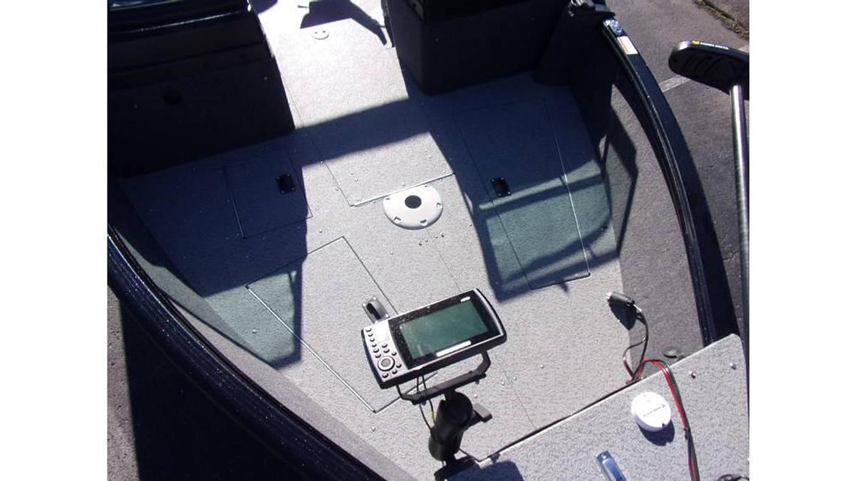 Used 2023 Lund 1875 Impact XS