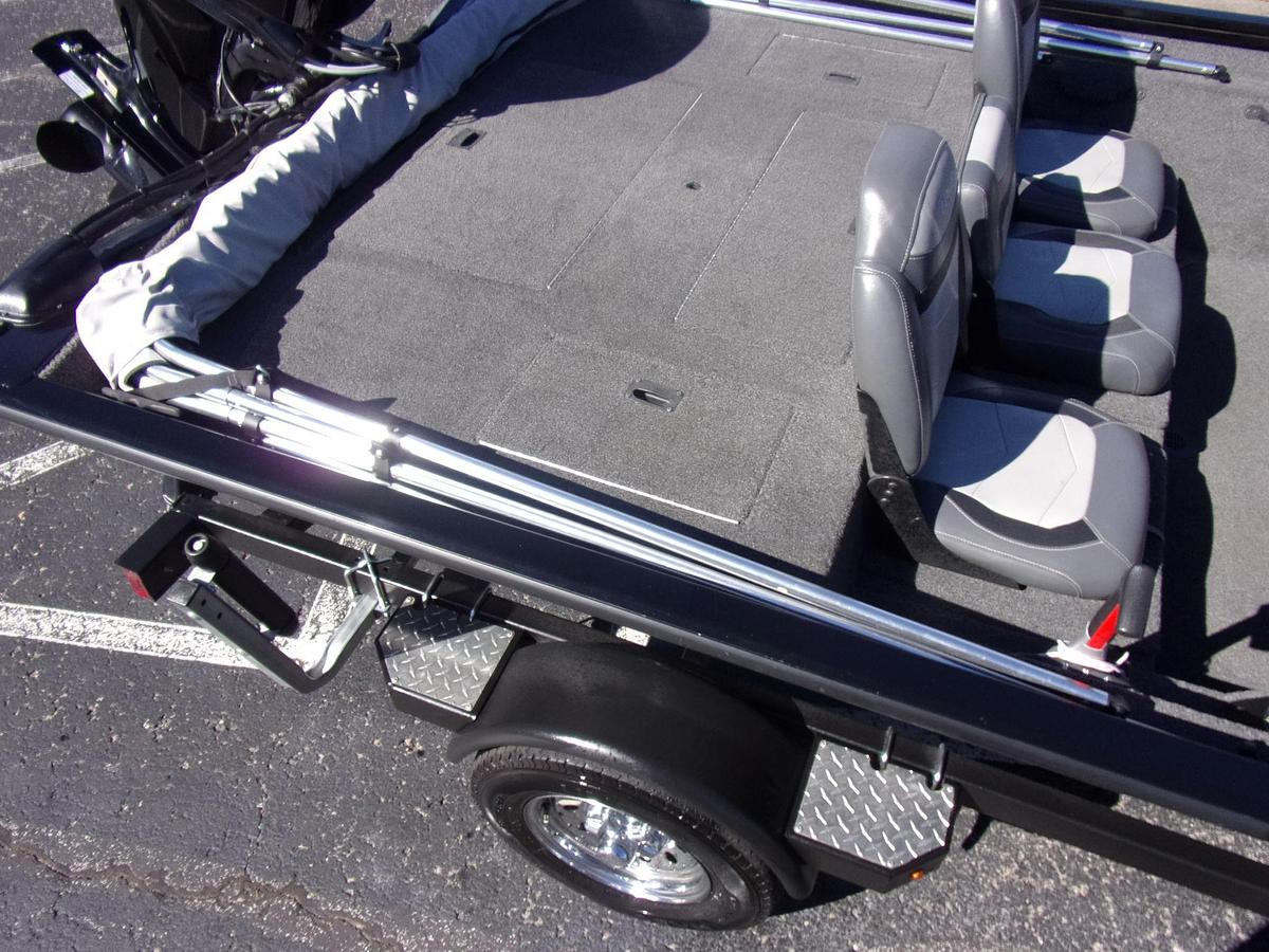 Used 2021 Lowe 175 C Stinger with Mercury 60 CT and engine warrnanty until Feb. 2029