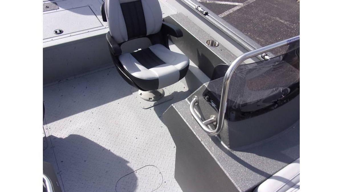 2026 SeaArk Big Easy with Suzuki DF 250 SS