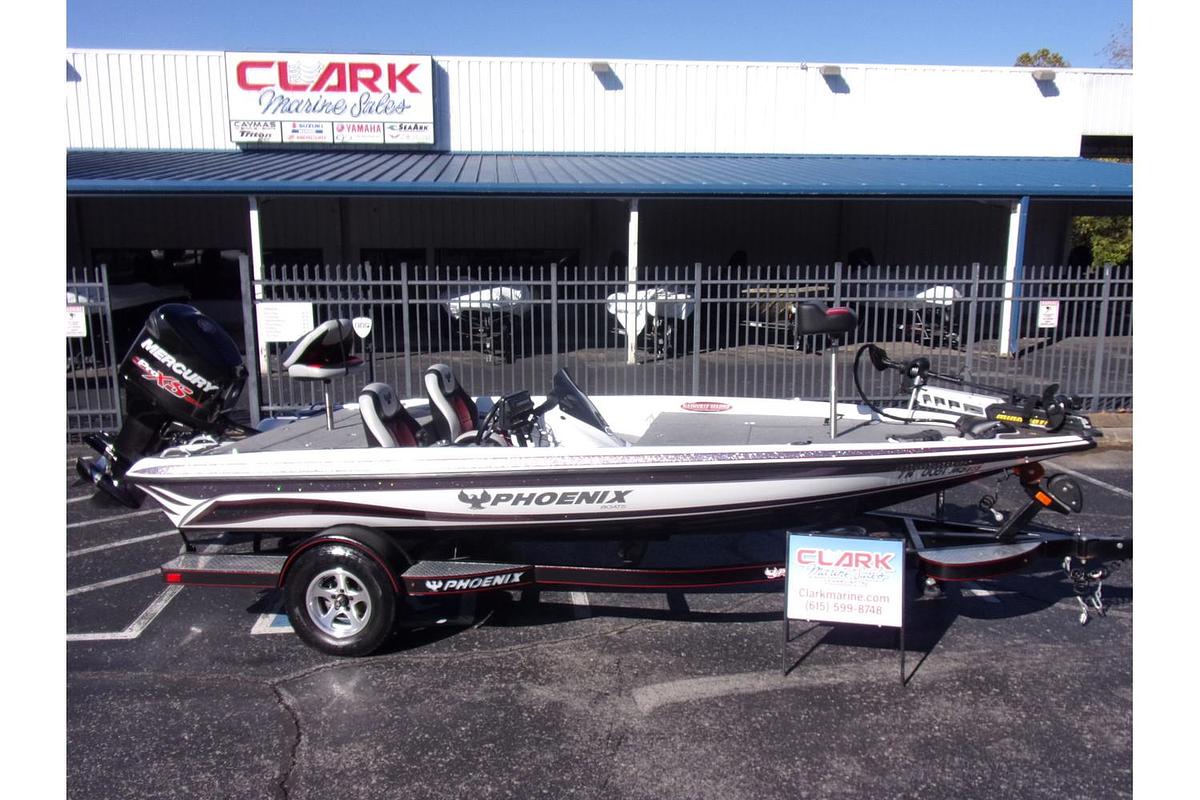 Used 2018 Phoenix Boats 618 Pro - like new with only 20 hours!