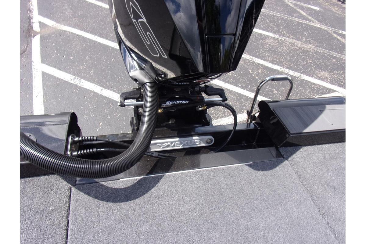 2026 Vexus AVX 2100 Blackout