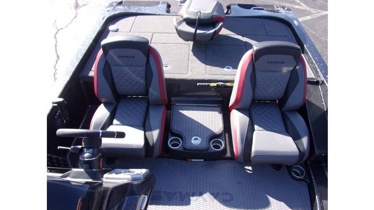 Caymas NEW 2023 CX 19 with a Mercury 225 Pro XS