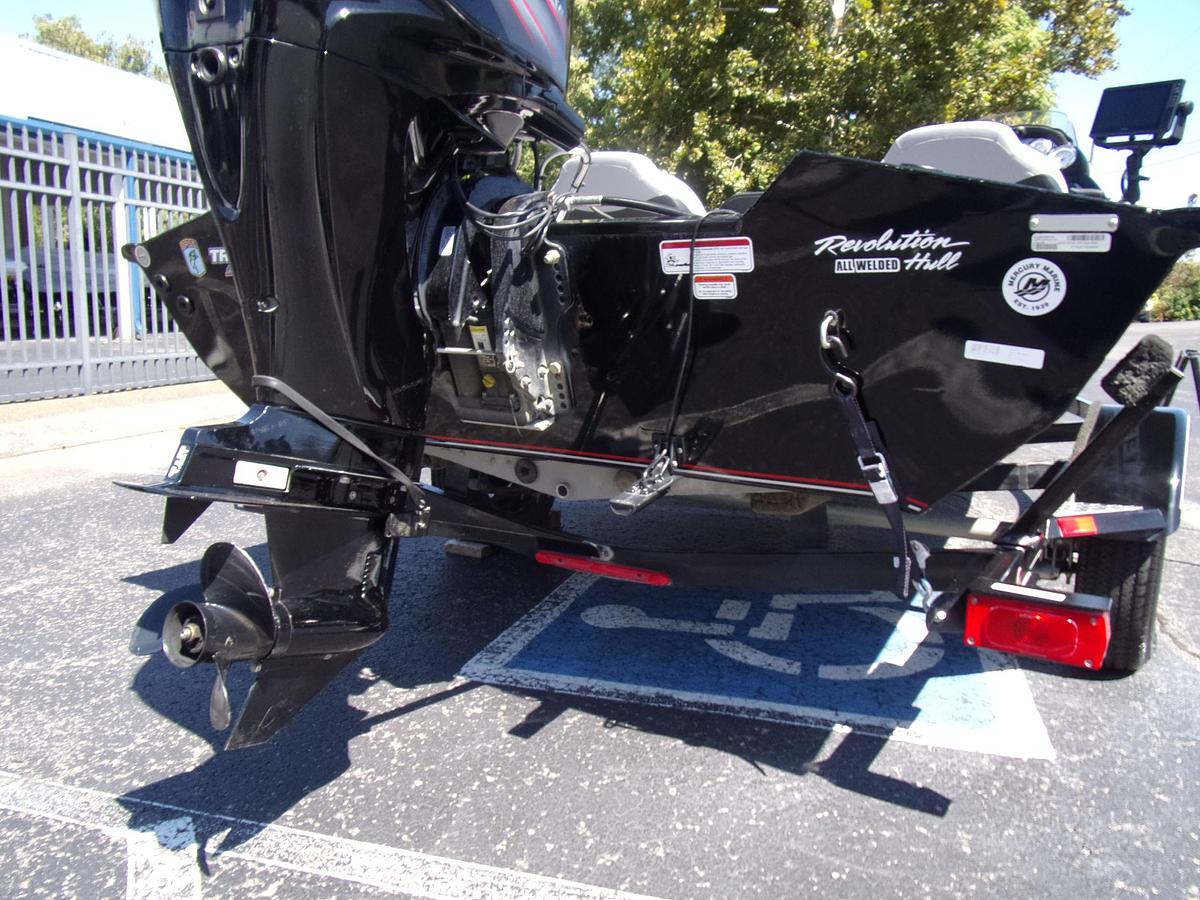 Used 2016 Tracker 175 TXW