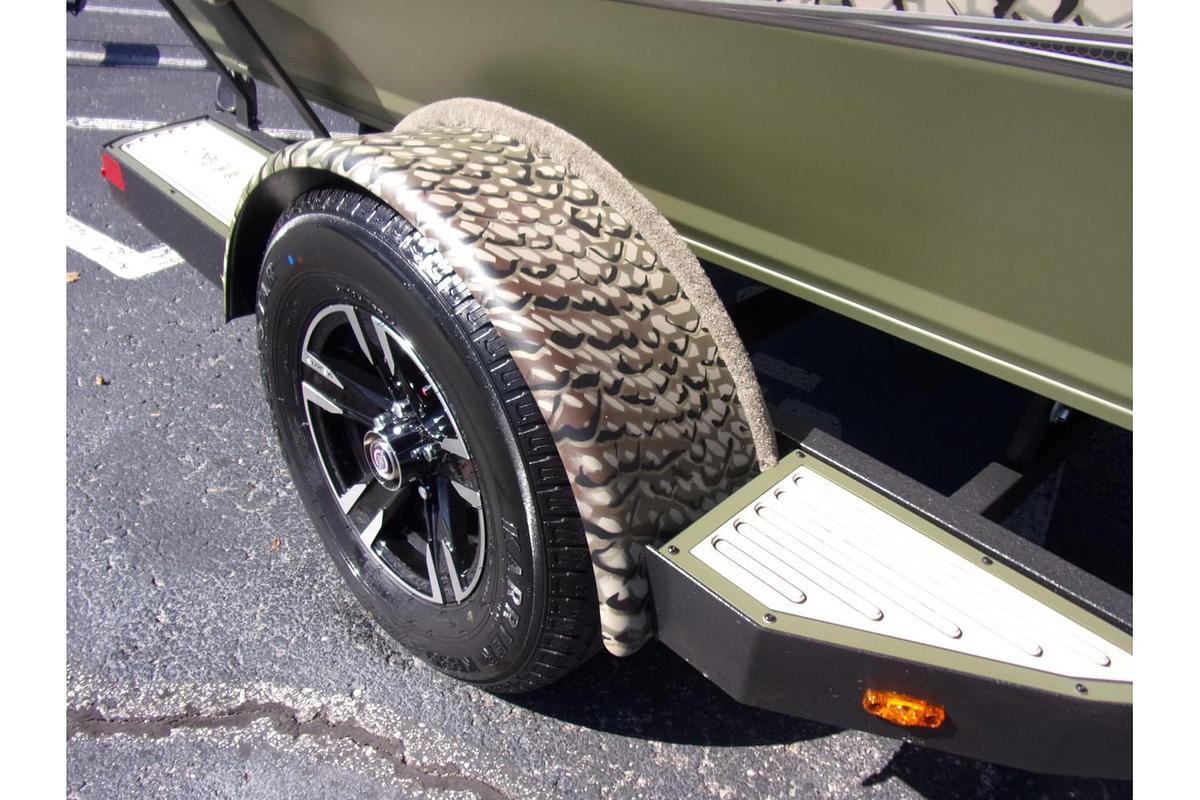 2026 Vexus AVX 1880 with Hex Vex camo