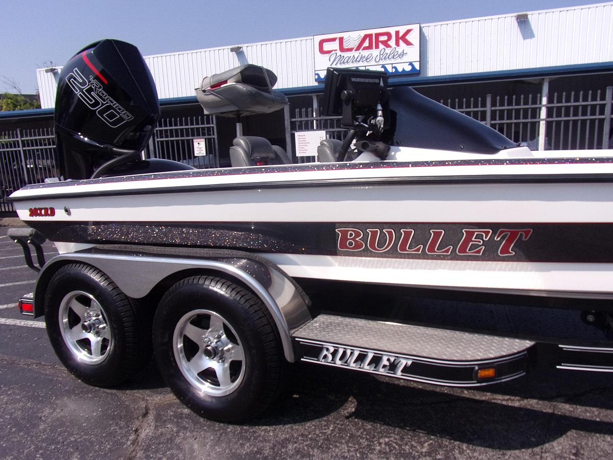 Used 2017 Bullet 20 XRD - with Spot Lock, turret pole, 3 units, Livescope and more