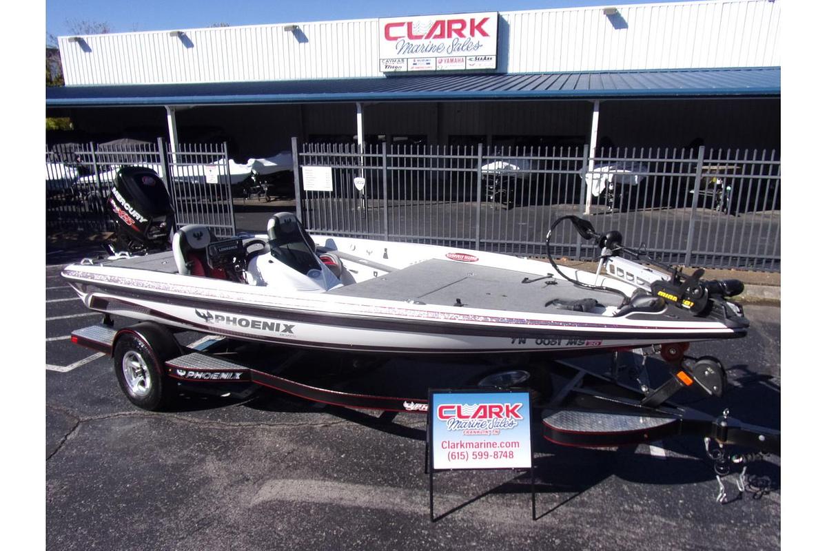 Used 2018 Phoenix Boats 618 Pro - like new with only 20 hours!