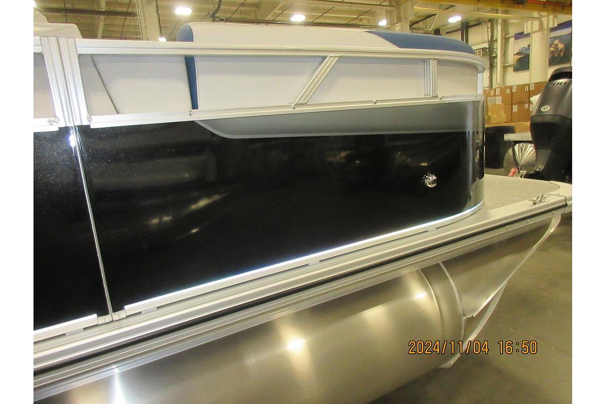 2025 Avalon Venture 85 Quad triple log with trailer