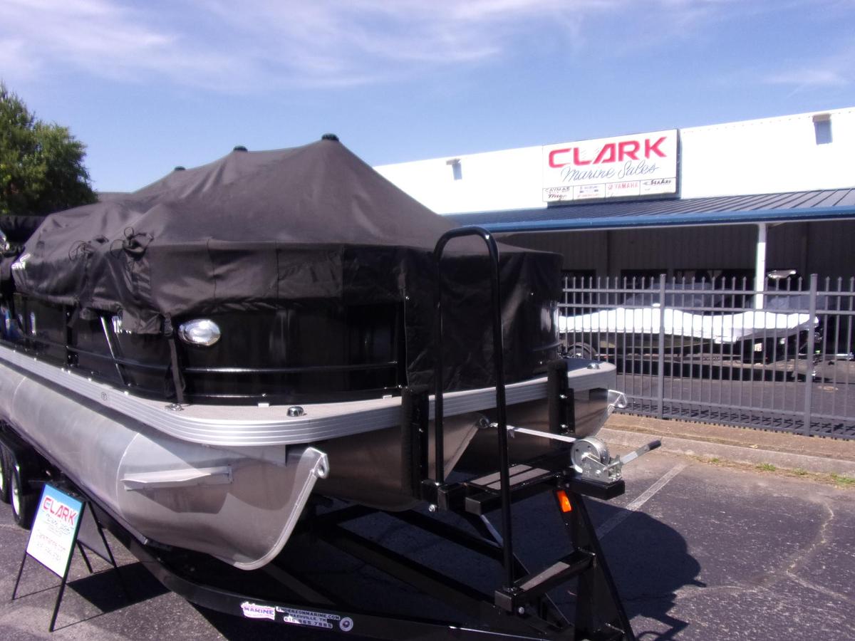 Used 2024 Veranda VF22F4 triple log with Yamaha F 150 LC and trailer