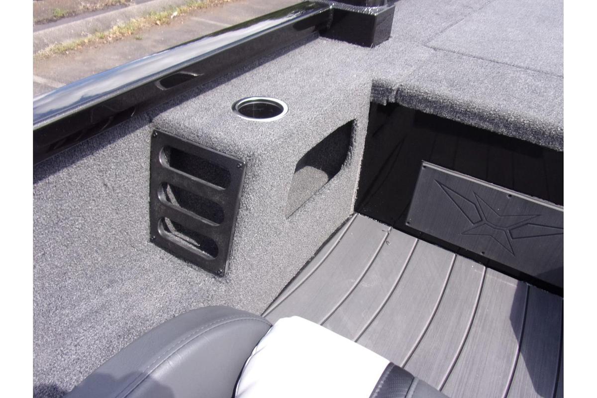 2026 Vexus AVX 2100 Blackout