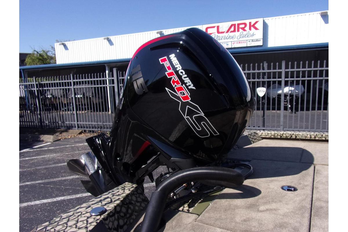 2026 Vexus AVX 1880 with Hex Vex camo