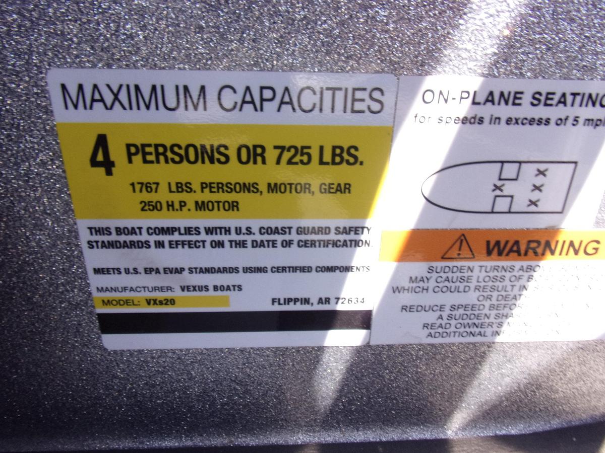 DEMO 2025 Vexus VXs20 with Mercury 250 L Pro XS with new warranty