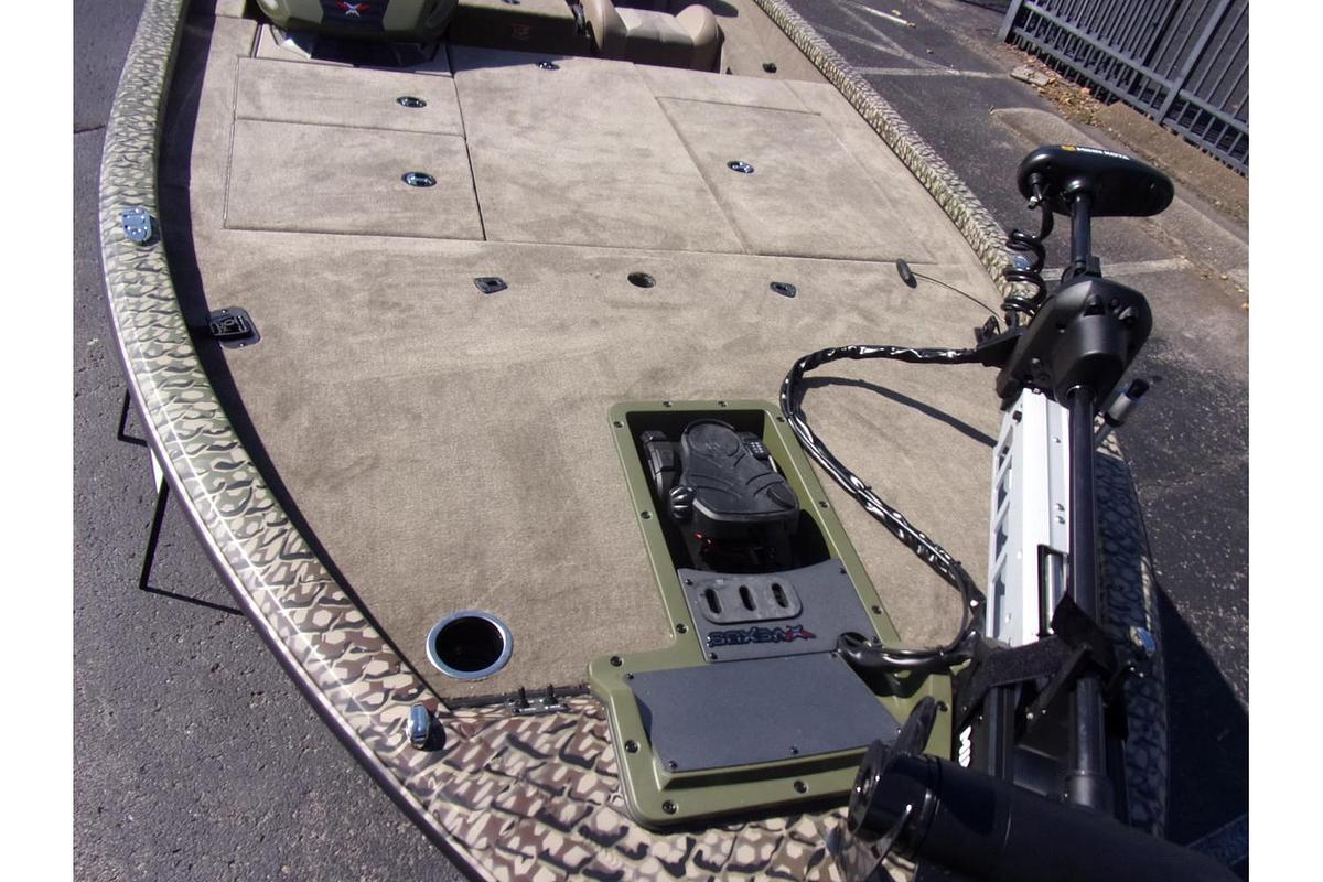 2026 Vexus AVX 1880 with Hex Vex camo