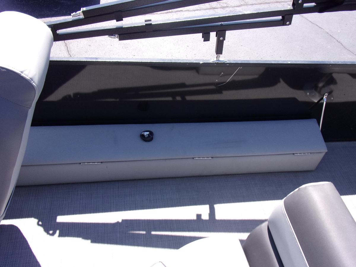 Used 2024 Veranda VF22F4 triple log with Yamaha F 150 LC and trailer