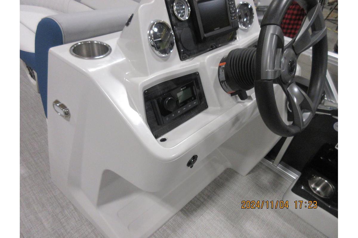 2025 Avalon Venture 85 Quad triple log with trailer