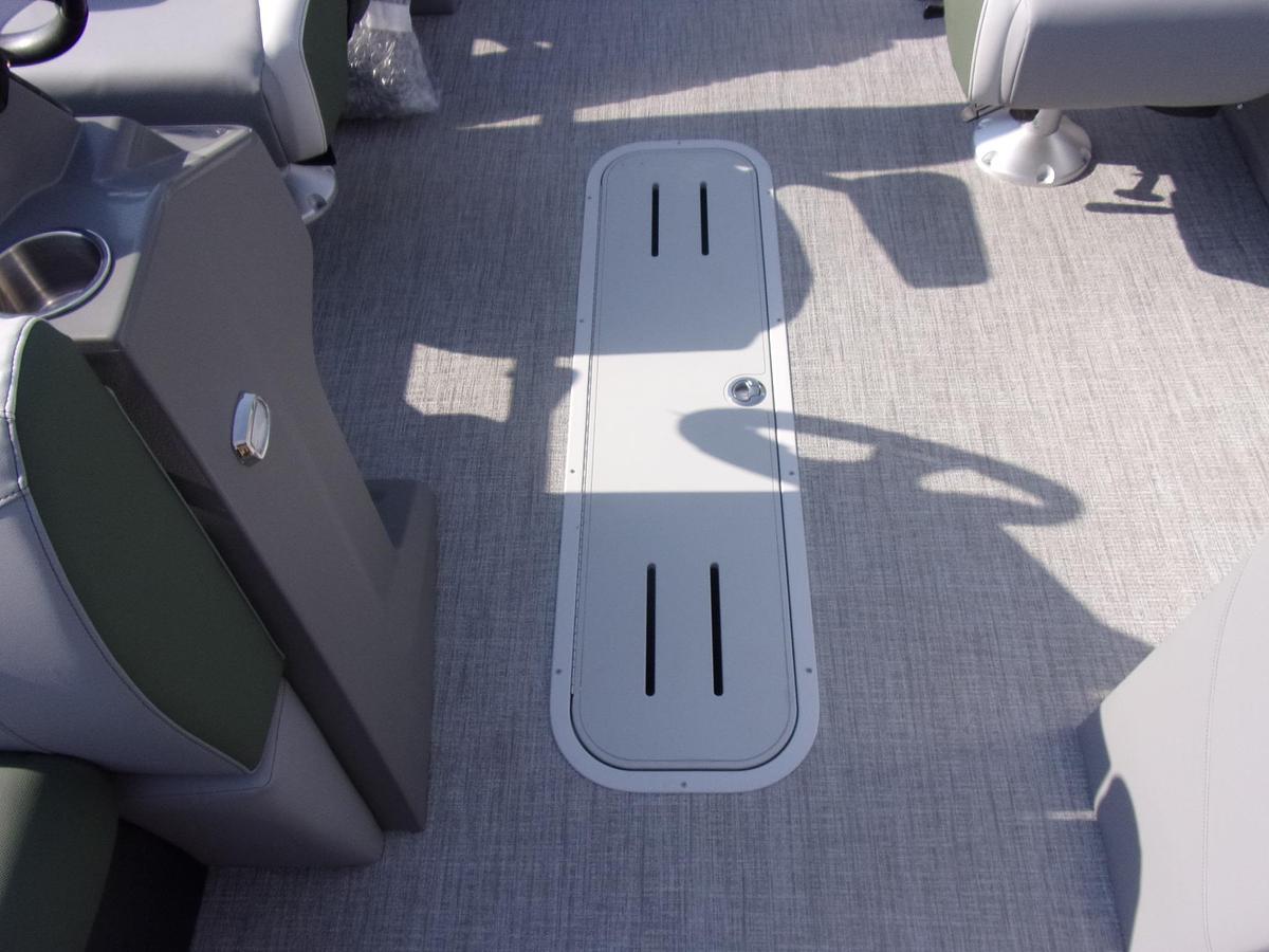 2026 Avalon Venture 85 Quad triple log with trailer