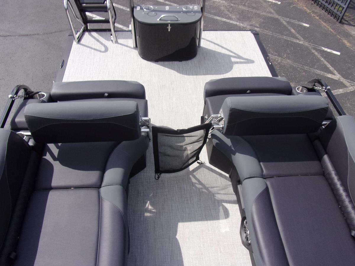 2026 Avalon 23 LSZ Quad Lounger Shift triple log with Suzuki DF 250 SS 4-stroke