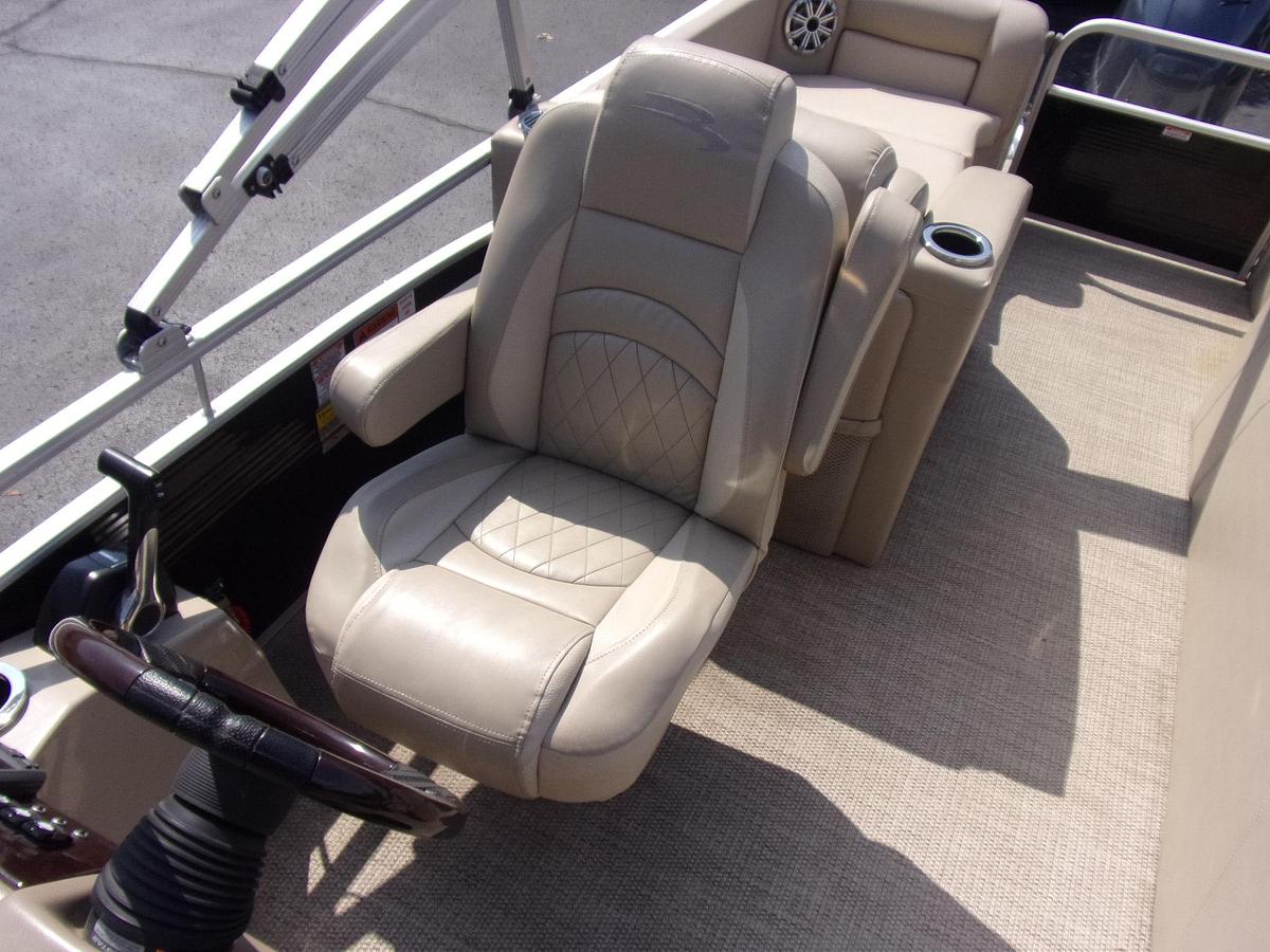 Used 2015 Bennington G 22 Triple Log with Yamaha 150 4-stroke