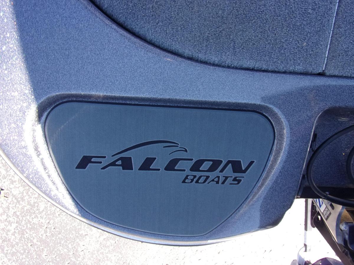 Used 2019 Falcon F 195 with 2024 Mercury 200 Pro XS w/27 hours and Platinum warranty until 2030