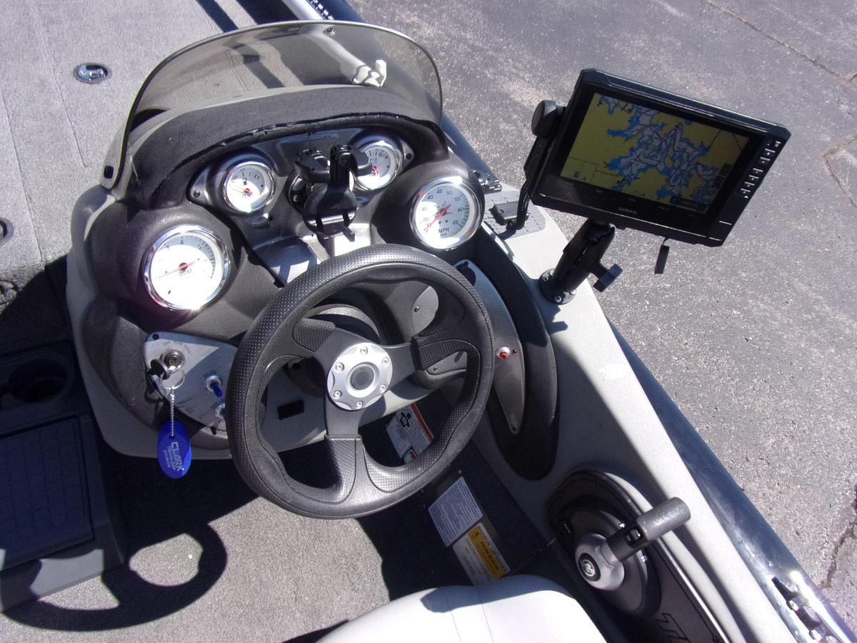 Used 2016 Tracker 175 TXW